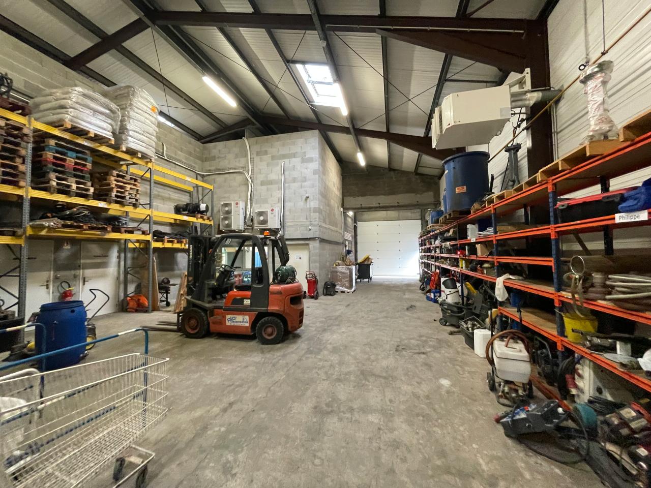 Local d'activité Challes-les-Eaux 850m² Location local d'activité Challes-les-Eaux Savoie OLACT2427340 1